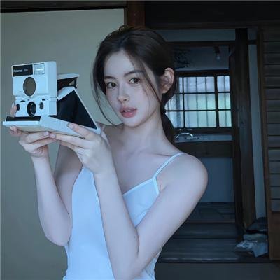 女孩向前走